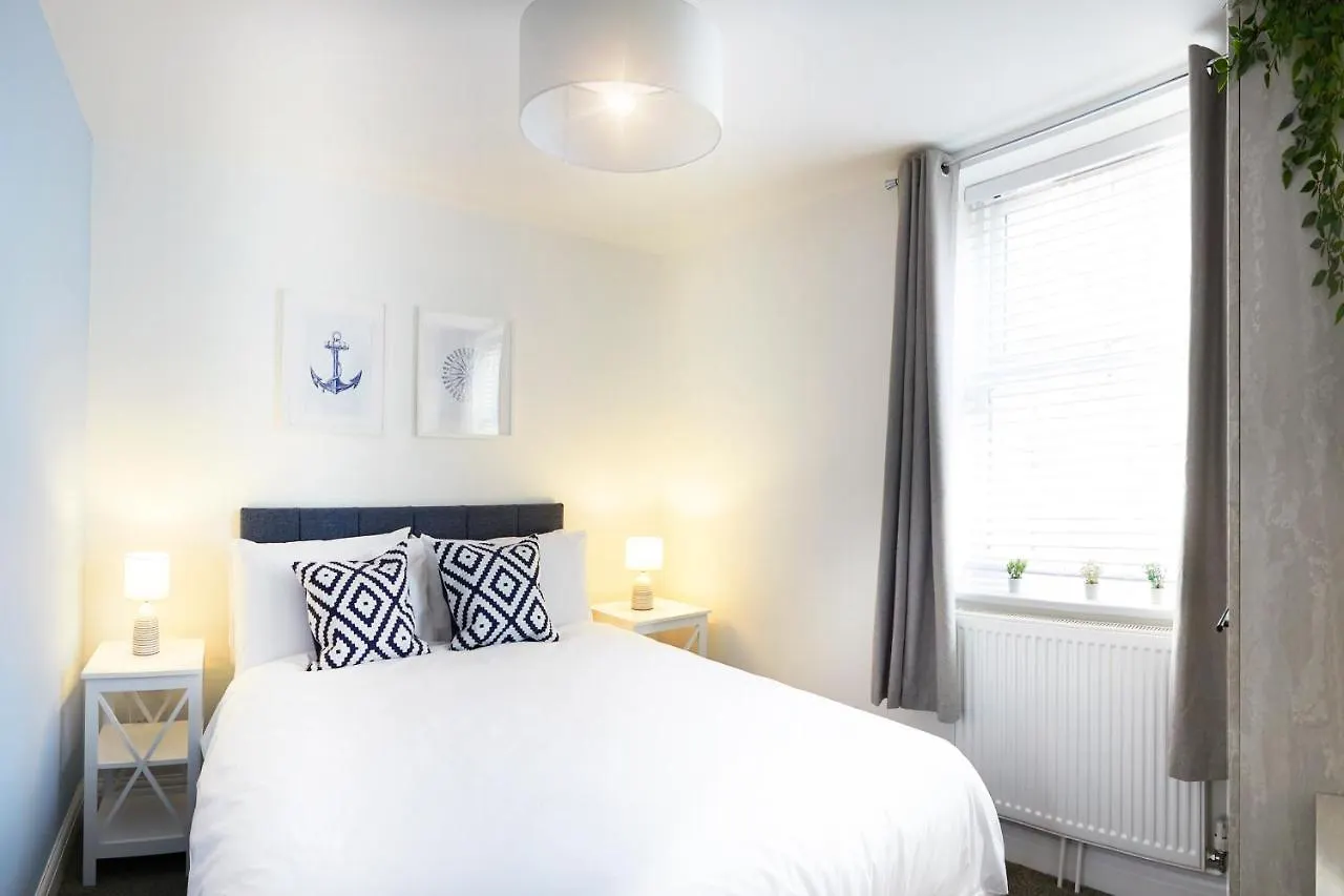 スカーバラ Beautifully Furnished 4-Bed Townhouse On South Cliffヴィラ 0*,  イギリス
