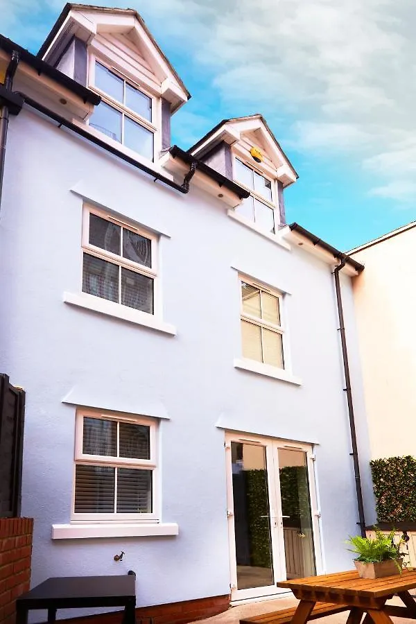 スカーバラ Beautifully Furnished 4-Bed Townhouse On South Cliffヴィラ